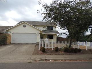 910 32nd Pl, Springfield, OR 97478-6597