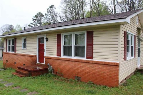 102 Bonnie Brae Ln, Walhalla, SC 29691-1519