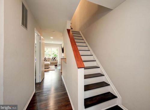 7249 Dockside Ln, Columbia, MD 21045-5050