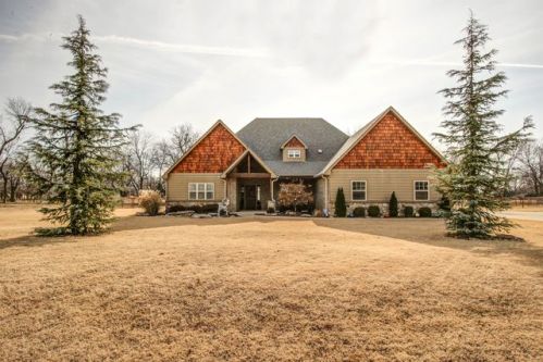 5198 Hickory Meadow Dr, Claremore, OK 74019-4501