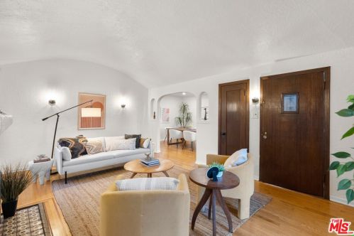 1125 Cedar St, Glendale CA  91207-1728 exterior