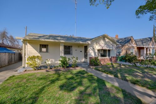 309 Eden St, Lodi, CA 95240-4111