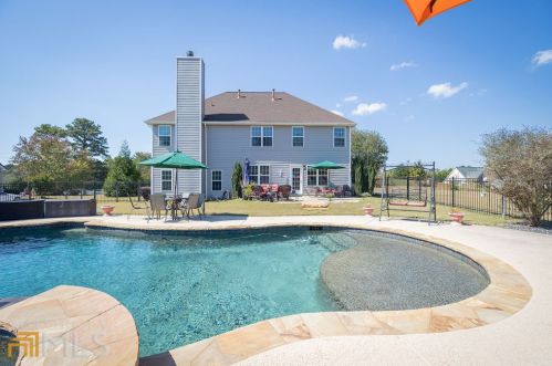 27 Maple Creek Dr, Newnan, GA 30263-7036