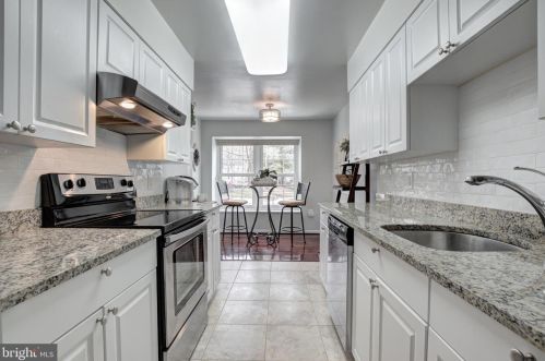 6369 Buffie Ct, Springfield VA  22015-3401 exterior