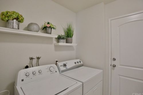 146 Hedge Bloom, Irvine CA  92618-1517 exterior