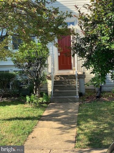 6393 Racetec Pl, Springfield VA  22150-7805 exterior