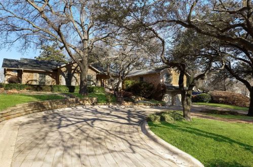 3819 Cabeza De Vaca Cir, Irving, TX 75062-3832