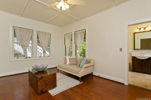 3236 Huelani Dr, Honolulu HI  96822-1233 exterior