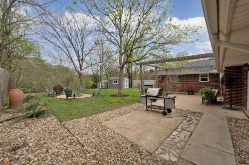 2608 Dunbarton Dr, Austin TX  78723-2233 exterior