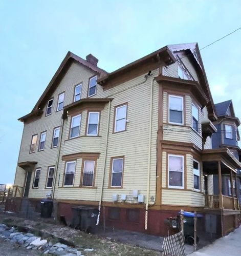 16 Emmett St, Providence, RI 02903-4504
