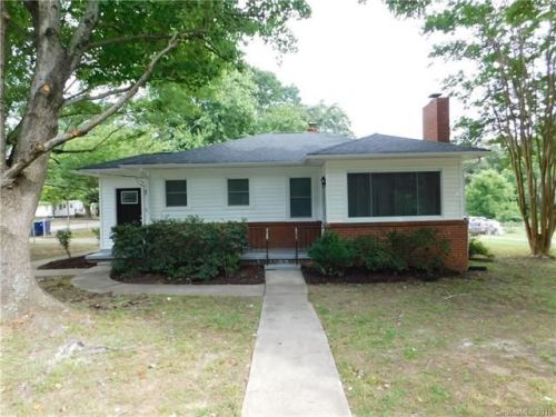 416 Sunset Dr, Stanley, NC 28164-1548