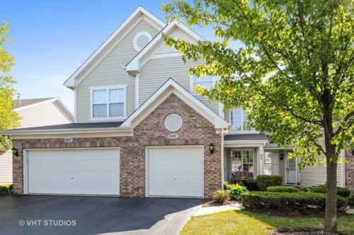 990 Sheridan Cir, Naperville, IL 60563-4230
