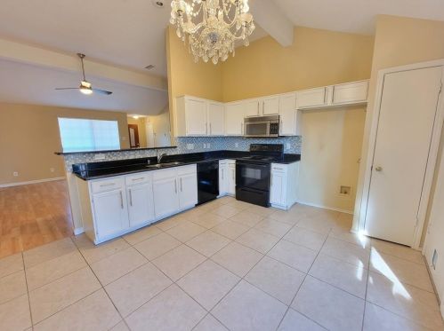 717 Lemons St, Cedar Hill TX 75104-7933 exterior