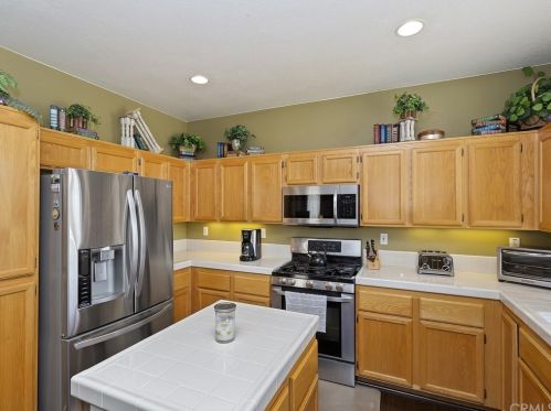 17488 Meadow Rock Dr, Riverside CA  92503-8702 exterior