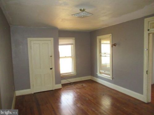 320 Middle St, Hanover PA 17331-3746 exterior