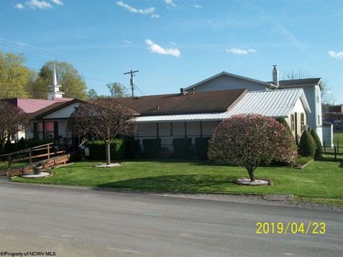 197 Crim Ave, Belington, WV 26250-8073
