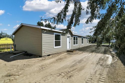 185 Homer Dr, Pueblo, CO 81007-3054
