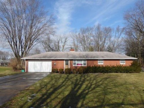 172 Miramar Dr, Enon, OH 45323-1346