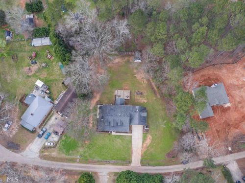 75 Sunshine Cir, Locust Grove, GA 30248-4162