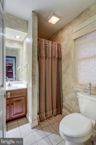 2045 Rockvale Rd, Lancaster PA  17602-1405 exterior