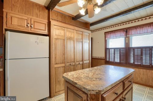 325 Ross St, Lancaster PA  17602-1941 exterior