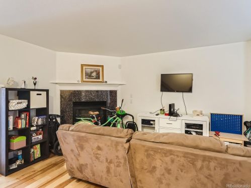 954 Monroe Ave, Loveland CO  80537-4945 exterior