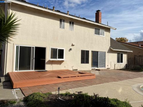 2488 Sanderling Dr, Pleasanton, CA 94566-4634