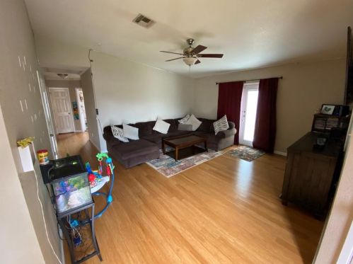 135 Bellair Dr, Uhland TX  78640-5318 exterior