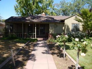 207 Cambridge Ave, Fresno, CA 93704-5904