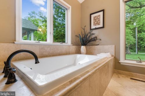 1258 River Rd, Shady Side MD 20764-9694 exterior