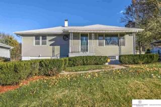 7225 41st St, Bellevue, NE 68147-1047