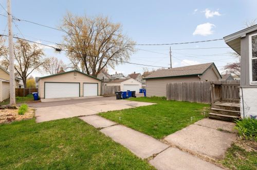 934 Juno Ave, Saint Paul MN  55102-3713 exterior
