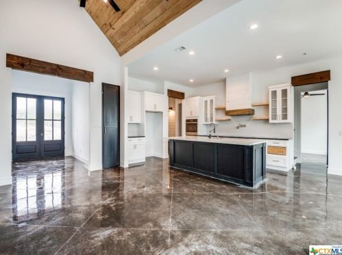340 Warbler Dr, Spring Branch, TX 78070-5064