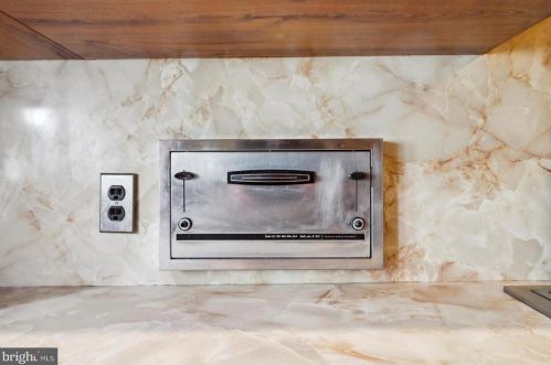 2217 13th St, Philadelphia PA  19133-1010 exterior