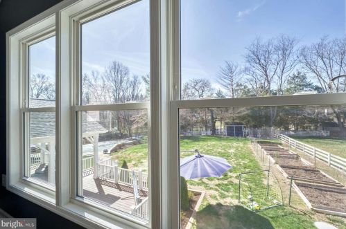 11055 Bishopsgate Ct, Herndon, VA 20194-1401