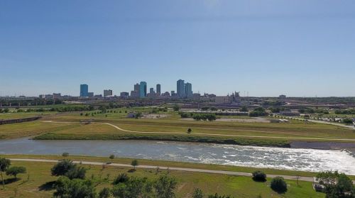 400 Rayner St, Fort Worth TX  76111-1128 exterior