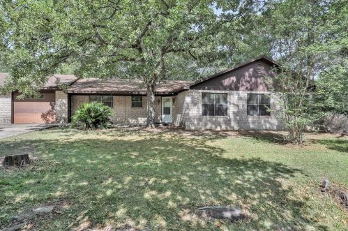 7472 Misty Haven Dr, Conroe, TX 77304-3055
