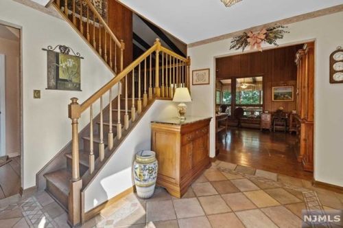 429 Springfield Ave, Hasbrouck Heights, NJ 07604-2411