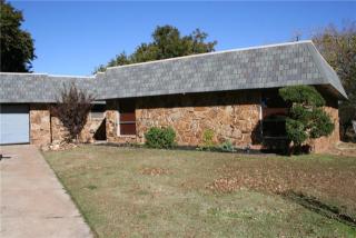 11105 114th St, Yukon, OK 73099-8042