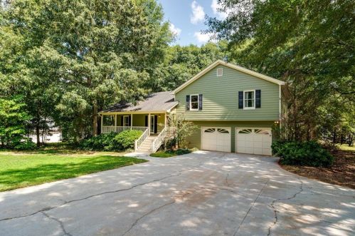 3460 Camelot Way, Loganville, GA 30052-4000