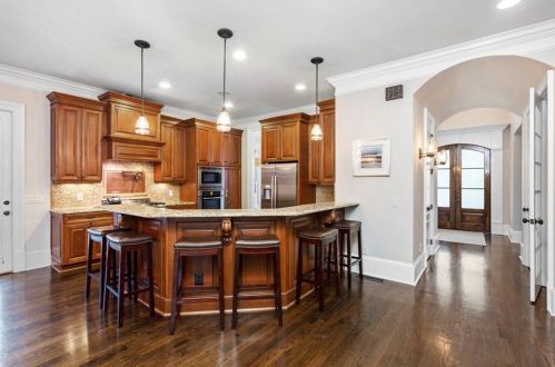 284 Hedden Rd, Atlanta GA  30342-2768 exterior