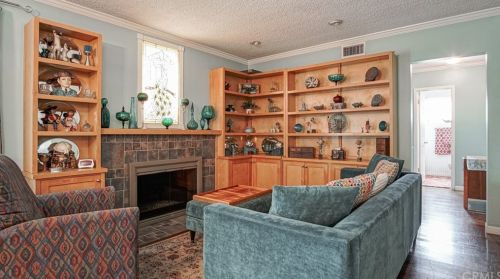 896 Altura Way, Upland, CA 91786-3708