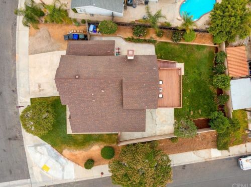 8450 Tamarind Ln, Riverside CA  92509-5180 exterior