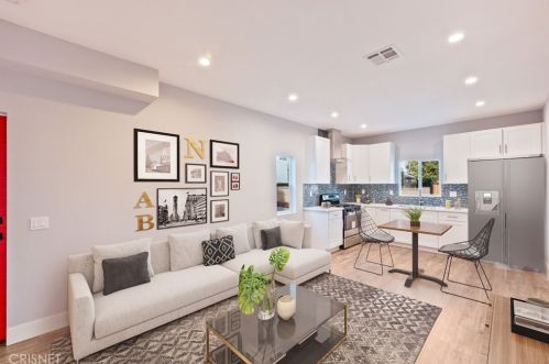 7960 Amestoy Ave, Van Nuys CA  91406-1603 exterior