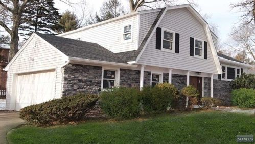 24 Fairview Ave, Closter, NJ 07624-1104