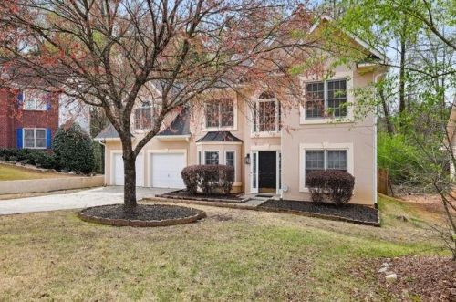 195 Silver Water Ct, Suwanee, GA 30024-2495