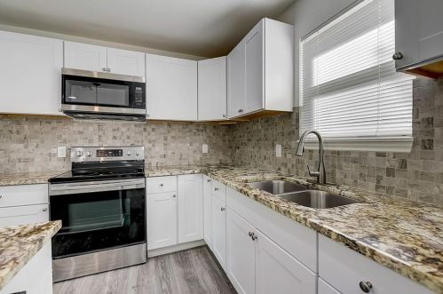 8746 Aldwick Dr, Dallas TX  75238-3420 exterior