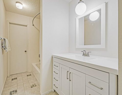 6515 Fair Vly Trl, Austin TX  78749-1250 exterior