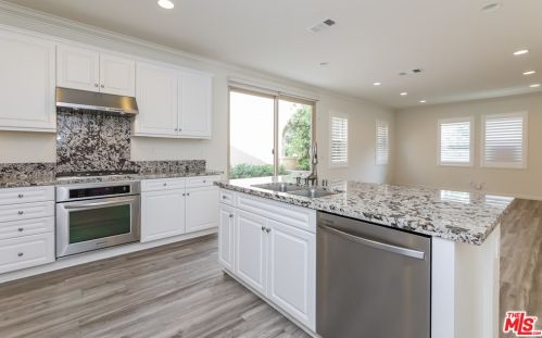 154 Pathway, Irvine CA  92618-8846 exterior