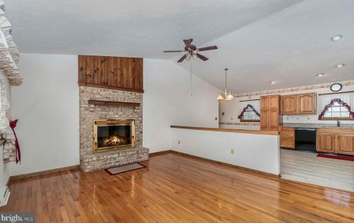 62 Lion Dr, Hanover PA  17331-3847 exterior